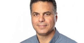 רון גלב, סמנכ"ל חטיבת פתרונות לעסקים ועסקים בינלאומיים בבזק בינלאומי. צילום: אייל טואג