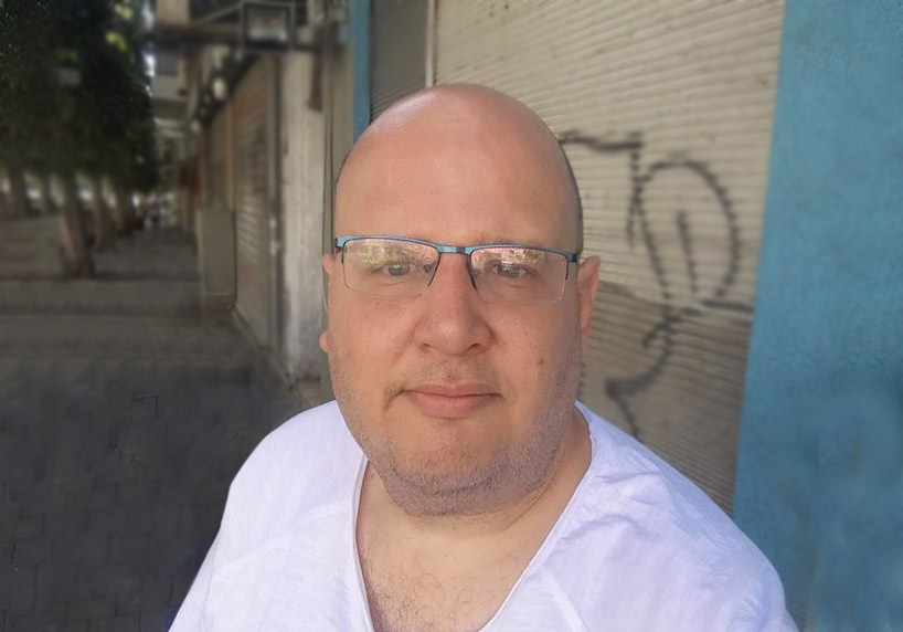 יניב הלפרין, עורך אנשים ומחשבים. צילום עצמי