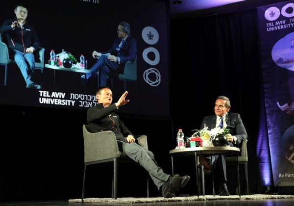 ג'ק מא עם אמנון דיק, יו"ר אגודת הידידים של אוניברסיטת תל אביב. צילום: חן גלילי