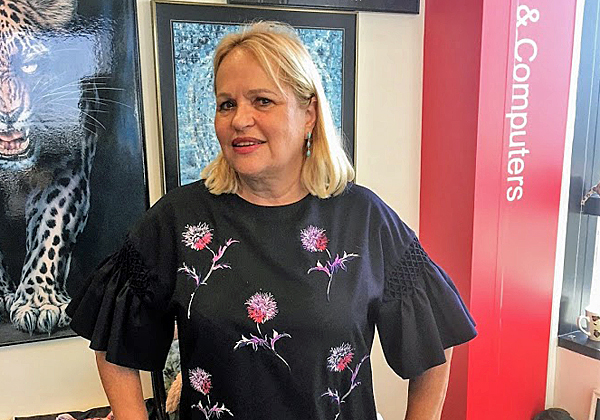 באה לבקר במאורת הנמר: שלוה הסל. צילום: פלי הנמר