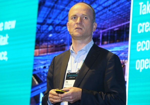 ג'ו קוטר, מנהל הנתונים הראשי בבנק הבלגי BNP Paribas Fortis, במליאת כנס Fintech Junction. צילום: ניב קנטור