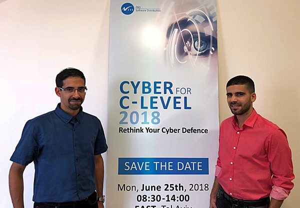 מימין: נימרוד לוי, CTO ומייסד במשותף של Scorpiones - שירותי ייעוץ ומחקר אבטחת מידע, ומשה אהרון, מהנדס מכירות אבטחה ב-NessPRO, קבוצת מוצרי התוכנה של נס. צילום עצמי