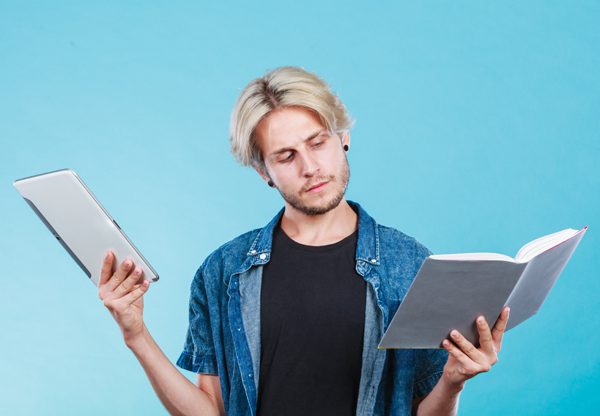 מה אתם מעדיפים - ספרים דיגיטליים או מודפסים? צילום אילוסטרציה: BigStock