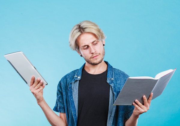 מה אתם מעדיפים - ספרים דיגיטליים או מודפסים? צילום אילוסטרציה: BigStock