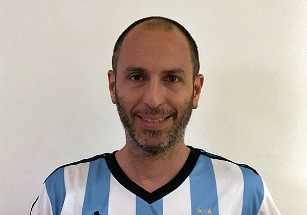 אליאל שורמן, מנהל מחלקת פיתוח בכיר במעבדות סאפ בישראל, במדי נבחרת ארגנטינה. צילום: יח"צ