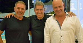 מימין: יובל סיברוני מאורקל; מוטי גוטמן, מנכ"ל מטריקס; ופרשן הספורט והמאמן לשעבר של נבחרת ישראל, אלי גוטמן. צילום: יח"צ