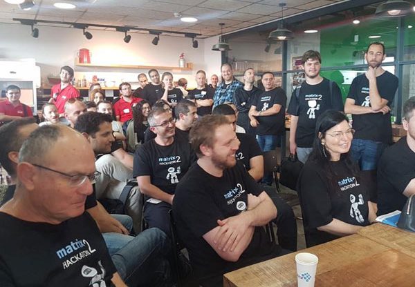משתתפי מטריקס האקתון 2018 בשלב הצגת התוצרים הסופיים.