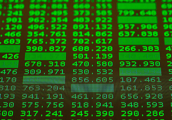 חברות הטכנולוגיה: המסכים נצבעו בירוק. אילוסטרציה: BigStock