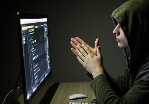 מכתב האישום עולה שהעצמאים שנפלו קורבן למעשיו של דביר סבלו פעמיים: גם מירידה בפעילו תהעסקית וגם מכך שהוא גנב מהם כסף, כפי הנטען. צילום: BigStock