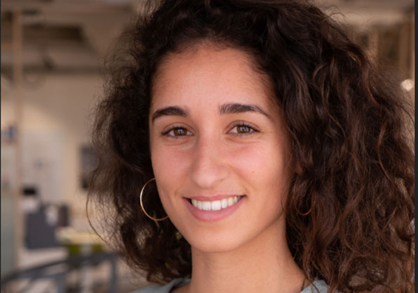 ענבר יעקבי, מנהלת קשרי אקוסיסטם וניהול תכנית האקסלרציה הפנים ארגונית בסאפ. צילום: איל אלטר