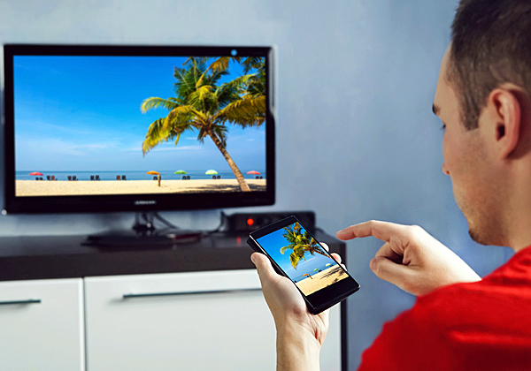 מה אתם מעדיפים - את המסך הגדול או את המסך הקטן? צילום אילוסטרציה: BigStock