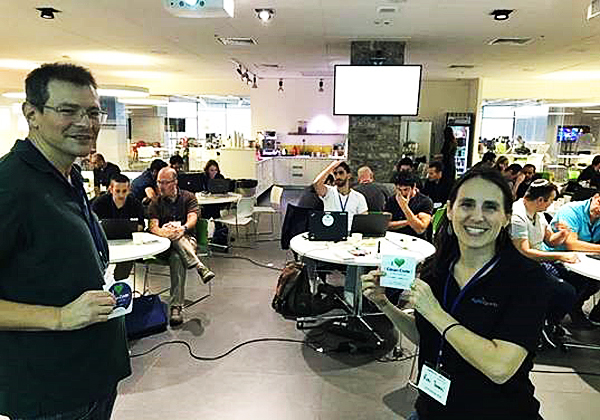 מימין: רוני תמרי ויקי קורן, Lead Coaches ב-AgileSparks. צילום: יח"צ