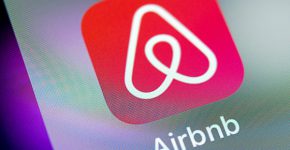 תעניק קורת גג לפליטים מאפגניסטן. Airbnb. צילום: BigStock