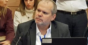רונן זרצקי, יו"ר פורום C3 של אנשים ומחשבים, בוועדת המדע והטכנולוגיה של הכנסת. צילום: פלי הנמר