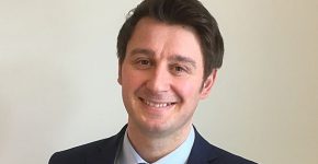 סטיוארט אמרסון מ-וורצ'סטשייר, השותפה בניהול מידלנדס סייבר, ומנהל הפיתוח העסקי של גוף זה. צילום: יח"צ