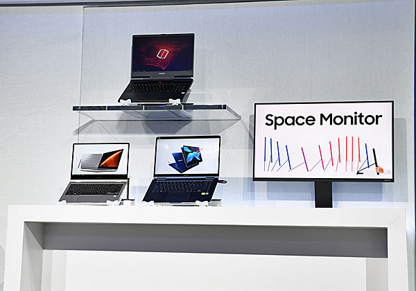 המכשירים החדשים של סמסונג. צילום: יח"צ