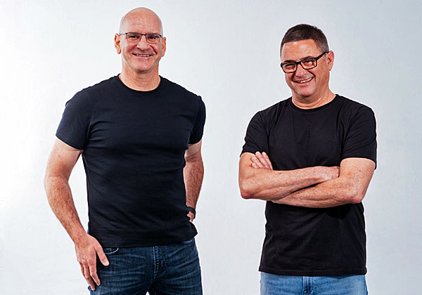 מייסדי רדיס לאבס: מימין - עופר בנגל (מנכ"ל) ויפתח שולמן (מנהל טכנולוגיות). צילום: אמיר יעקובי