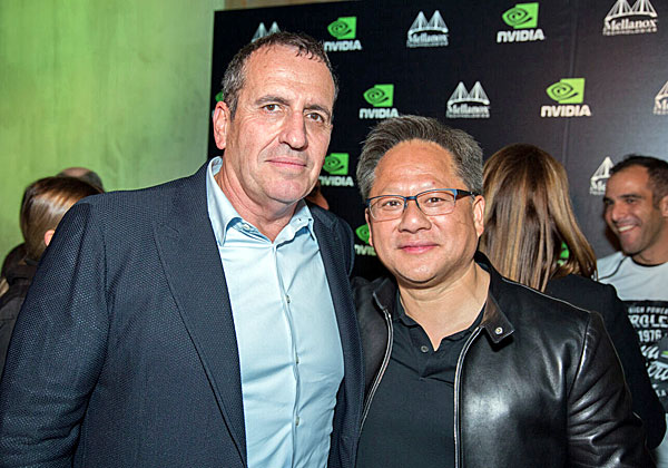 מימין: ג'נסן הואנג, מנכ"ל אנבידיה, ואיל וולדמן, מנכ"ל מלאנוקס. צילום: שלומי צור