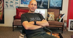 בא לבקר במאורת הנמר: מיקי צ'סניק-שקד, מנהל מרכז הפיתוח של פנדו בישראל. צילום: פלי הנמר