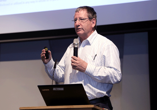 עופר דורון, מנהל מפעל מבת חלל של התעשייה האווירית. צילום: רענן כהן