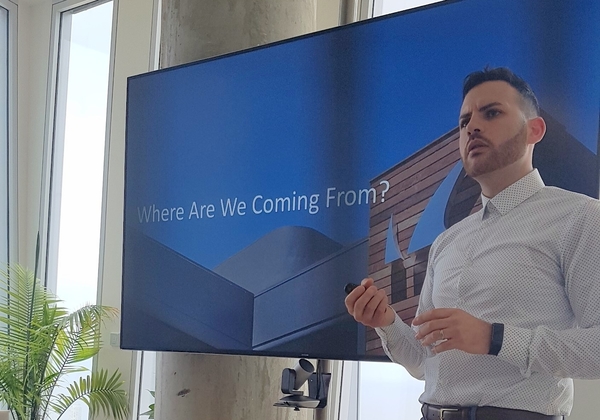 קני קאיולה - מנהל תחום - שווקים מתעוררים בברקודה. צלם: הדר אשל