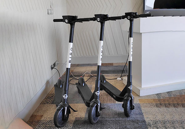 בירד וואן - הקורקינטים החדשים של בירד. צילום: יניב הלפרין