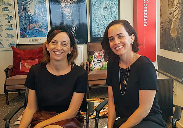 באו לבקר במאורת הנמר: מימין - נועה קלוט ומירלי רוטשטיין, מנכ"ליות משותפות של 3Base. צילום: פלי הנמר