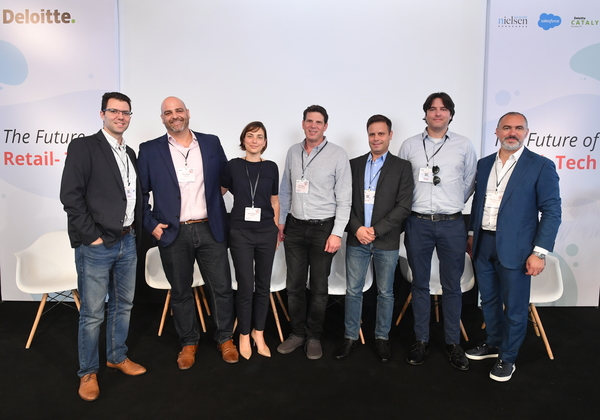 מימין לשמאל: יאן אסולין, מוביל סקטור קמעונאות בסיילספורס, מיכאל מיטרני, מנהל חדשנות ודיגיטל בסופר פארם, גיא בלוך, מנכ"ל ברינג, דב ירקוני מנכ"ל קרן ההשקעות של נילסן, אנה פרברוב, מנהלת חדשנות גלובלית בפפסיקו, רני ארגוב, מנהל משותף ומוביל תחום אסטרטגיה, דלויט דיגיטל, ויאיר לרון, מנהל משותף ומוביל תחום השירותים לסטארט-אפים בקטליסט של דלויט. צילום: אלמוג סוגבקר