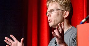 ג'ון קארמק. צילום: ועידת מפתחי המשחקים, מתוך ויקיפדיה, תחת רישיון cc-by-2.0