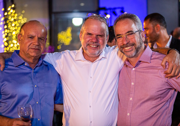מימין לשמאל: אבנר זיו, מנהל-חטיבת הטכנולוגיה בבנק ישראל, רונן זרצקי, שלמה שמאי, משנה למנכ"ל הפניקס. צילום: ניר אלון