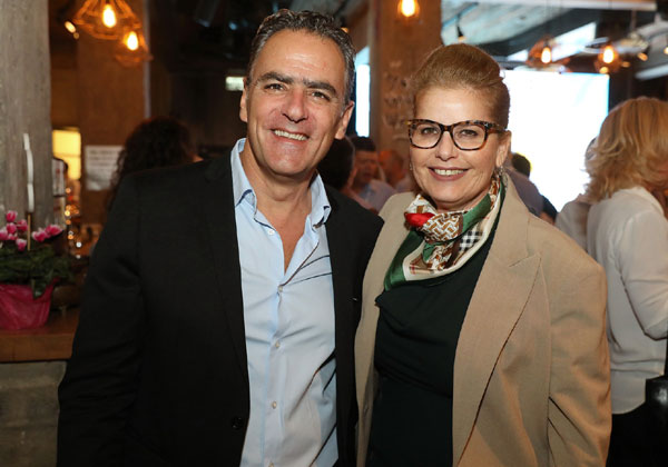 מימין: איריס נחשוני, אורמת, ודניאל מלכה, מנכ"ל יבמ ישראל. צילום: ניב קנטור