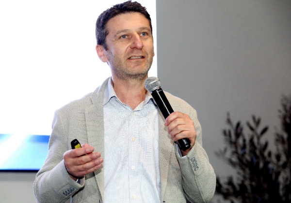 גנאדי פקר, מהנדס מערכות בכיר, לאזור ישראל, מלטה, קפריסין ויוון, דל טכנולוגיות. צילום: ניב קנטור