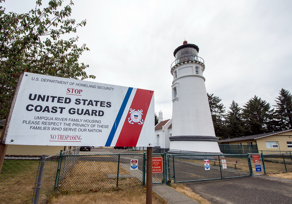 מתקן שנפגע מכופרה. משמר החופים האמריקני. צילום: BigStock