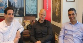 מימין: יוני פנחס, מנכ"ל וויזארדס, ושותפיו עידן וקסלר ודוד יונגמן. צילום: פלי הנמר