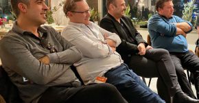 מימין לשמאל: רן רייכברג, מנכ"ל וואן Tingz; אלי כהן, ה-CTO של וואן; יוסי צייגר, מנכ"ל הראל טכנולוגיות; עודד טהורי, מנכ"ל וואן BI. צילום: יח"צ