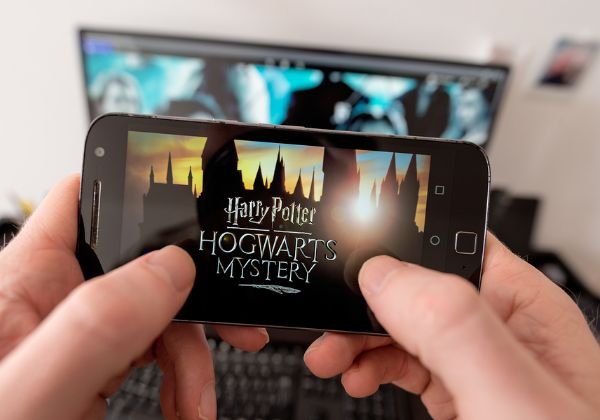 מי ייזכה ברווחי הקניין הרוחני שלו? משחק הווידיאו הארי פוטר. צילום אילוסטרציה: BigStock