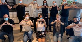 הכל חדש דנדש. צוות המטה וההנהלה של אידאו דיגיטל מאוהב במשרדים החדשים. צילום: יח"צ