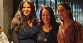 מימין: עו"ד מילי אינדיג, יזמית, בעלת Familist, גלית בן שמחון, מייסדת פנתרה, שרון גולדמן, סמנכ"לית פיתוח עסקי בברוקס-קרת. צילום: עדי אלון