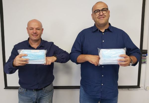 מימין: אלי כהן, מנכ"ל פתחון לב ו-רימון טובין, סמנכ"ל טכנולוגיה וחדשנות בפנג'יה. צילום: יח"צ