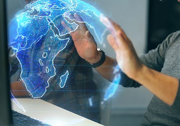 הולכות מתקדמות לתוך חיינו. הולוגרמות. צילום אילוסטרציה: BigStock