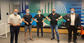 ח"כ נפתלי בנט (משמאל) בקלטורה. צילום: יח"צ