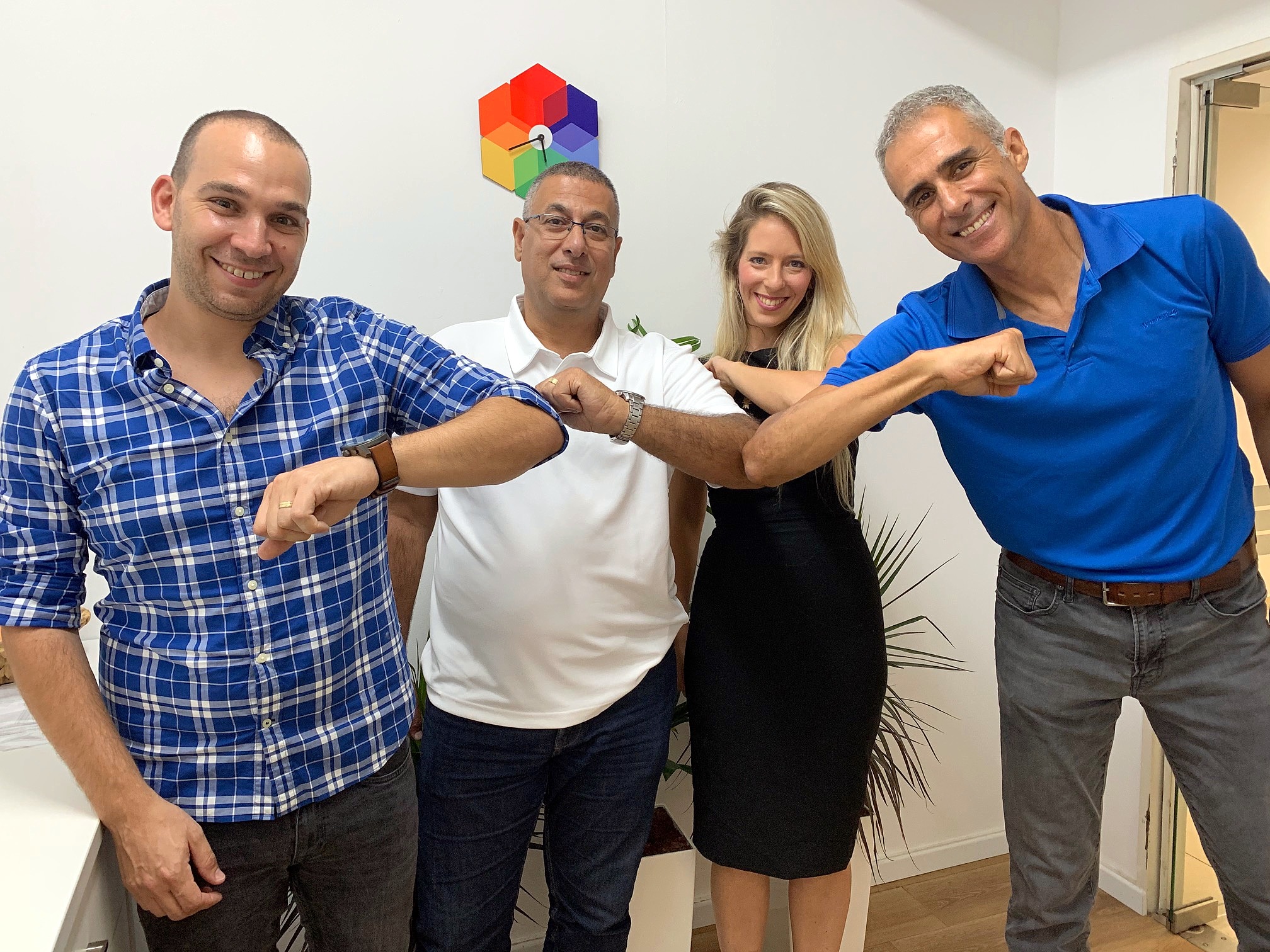 מימין: ארז גולדשטיין, מנכ"ל אינטגריטי תוכנה; אנה יפרח, מנהלת תחום לקוחות באינטגירטי תוכנה; דרור בללי, מנכ"ל Securely; ואורי סוחניצקי, מנהל מוצר C-View, אינטגריטי תוכנה. צילום: יח"צ