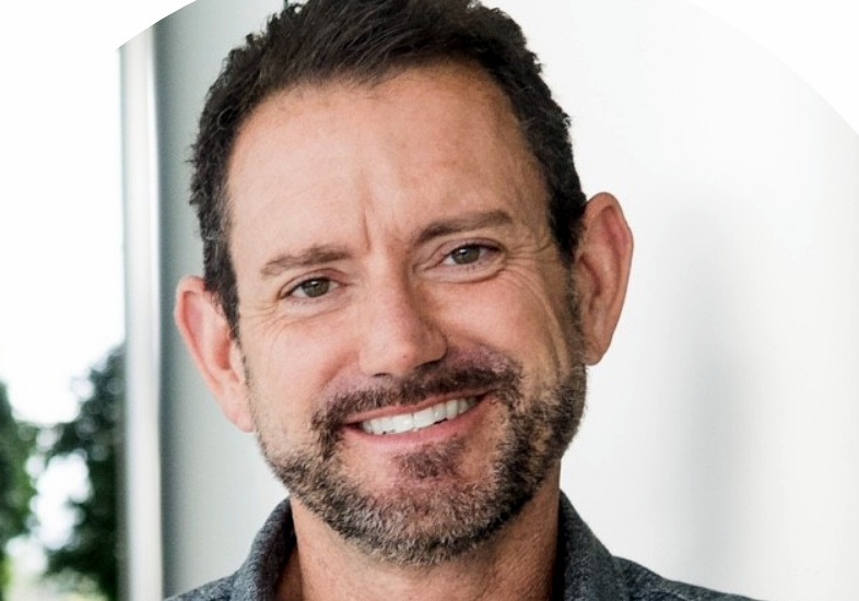 חשוד בניסיון שוחד. תומאס מויר, ראש תחום האבטחה העולמי של אפל. צילום: תמונת פרופיל מחשבון הלינקדאין של מויר