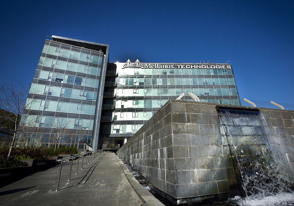 גם ה-Infiniband החדש יוצתר בישראל. מטה מלאנוקס ביקנעם. צילום: Cecetay, מתוך ויקיפדיה