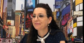 שרון אקשטיין, מנהלת תחום ה-DevOps Accelerators בחטיבת הקוד הפתוח של מטריקס. צילום: הדר צדקה חזן