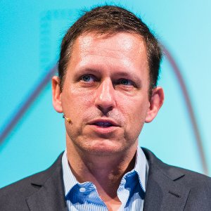 סגר חשבון עם גוקר. פיטר ת'יל, טייקון היי-טק שהוצא בכוח מהארון גם הוא על ידי הבלוג. צילום: וויקיפדיה