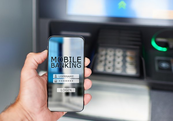 ההאקרים פרצו אליהן וגנבו עשרות מיליוני דולרים - בתוך ימים. אפליקציות בנקאיות. צילום אילוסטרציה: BigStock