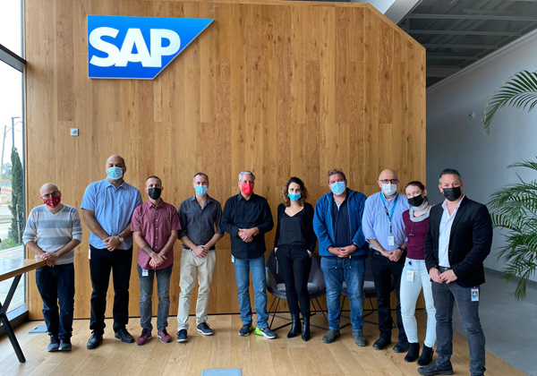 מעמד חתימת ההסכם בסאפ ישראל. צילום: יח"צ