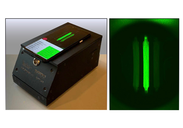 מכשיר CRISPR קטן ומצלמת סמארטפון – זה מה שצריך כדי לאבחן את הנגיף. צילום: Cell