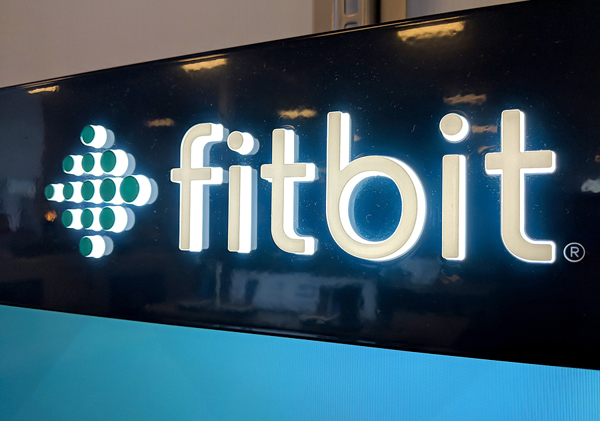 האם עברה סופית לבעלות גוגל? פיטביט. צילום: Bigstock